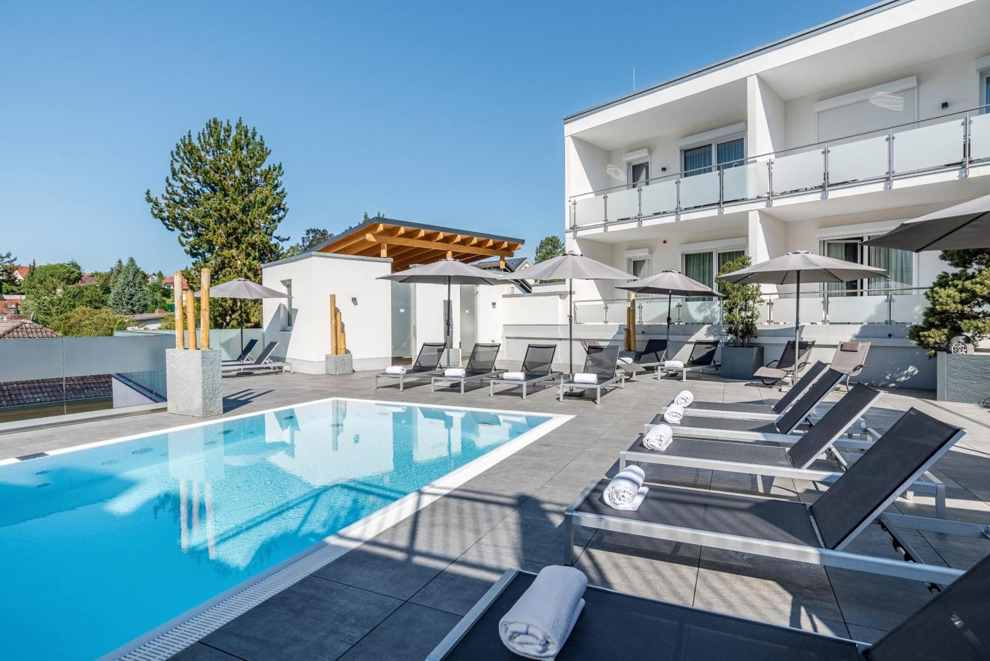 Wellness- Und Gartenhotel Heusser Bad Dürkheim Exterior foto